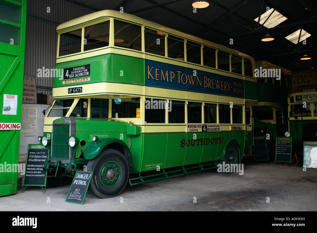 Leyland Titan TD1 double decker bus sulla mostra a Amberley Working Museum, Amberley, West Sussex, Regno Unito Foto Stock