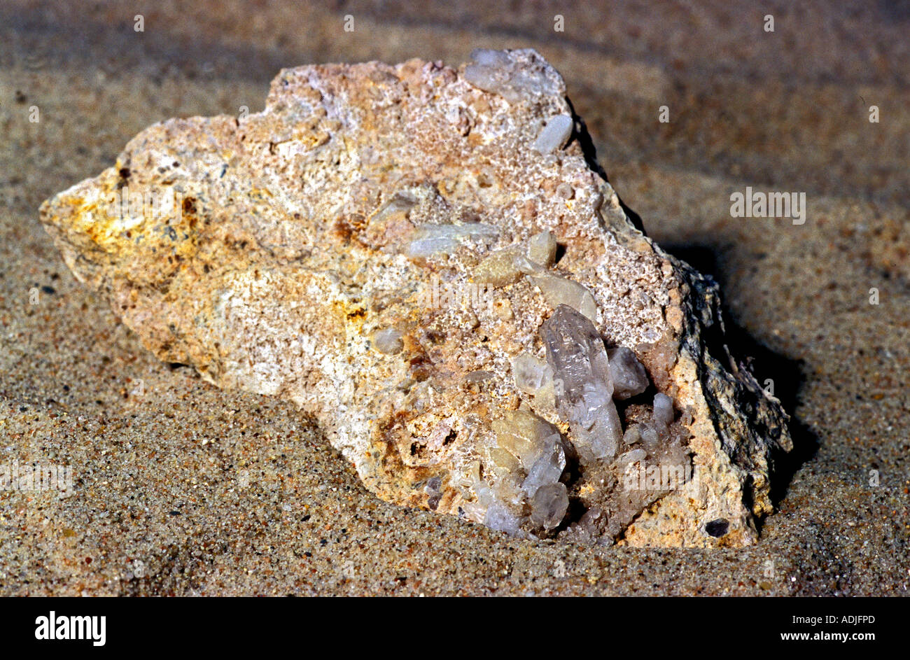 Bergkristall minerale auf Granit Insel Elba n. MR Foto Stock