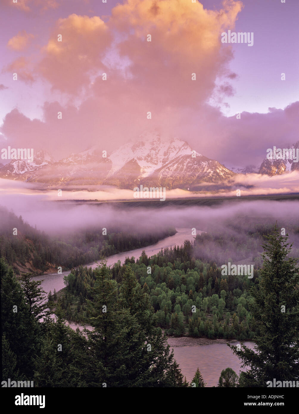 Snake River e Teton Mountains con nubi e la luce del mattino Teton National Park Wyoming Foto Stock
