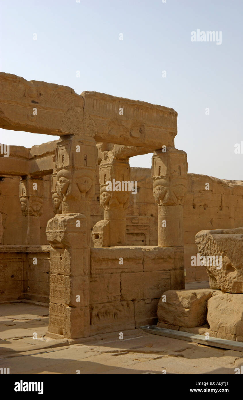 Tetto del tempio di Dendera complesso,Dendera,Egitto Foto Stock