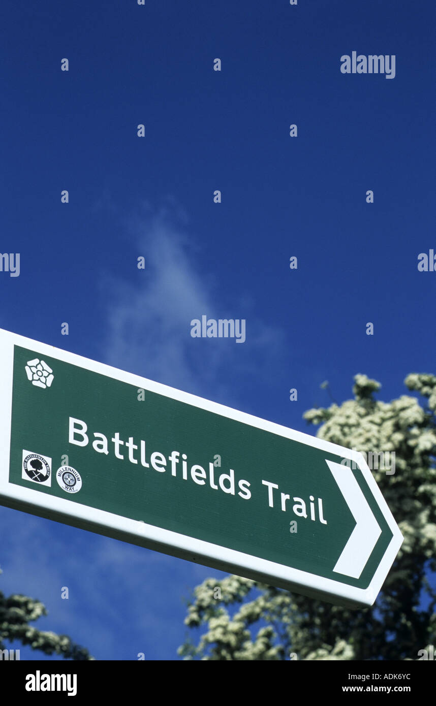 Campi di battaglia Trail signpost Edgcote al sito del campo di battaglia, Oxfordshire, England, Regno Unito Foto Stock