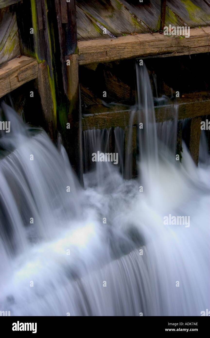 Acqua in movimento intorno si blocca a Great Falls National Park Foto Stock