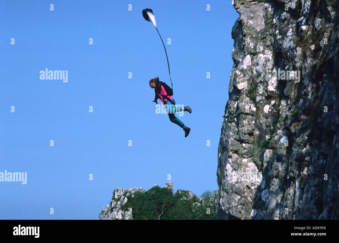 Credito foto DOUG BLANE BASE 229 BASE Jumping dal Cheddar Gorge 50 Cal Accademia di base Foto Stock