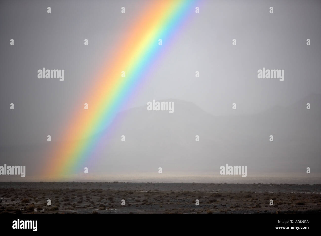 Rainbow con montagne Black Rock Desert National Conservation Area Nevada Foto Stock