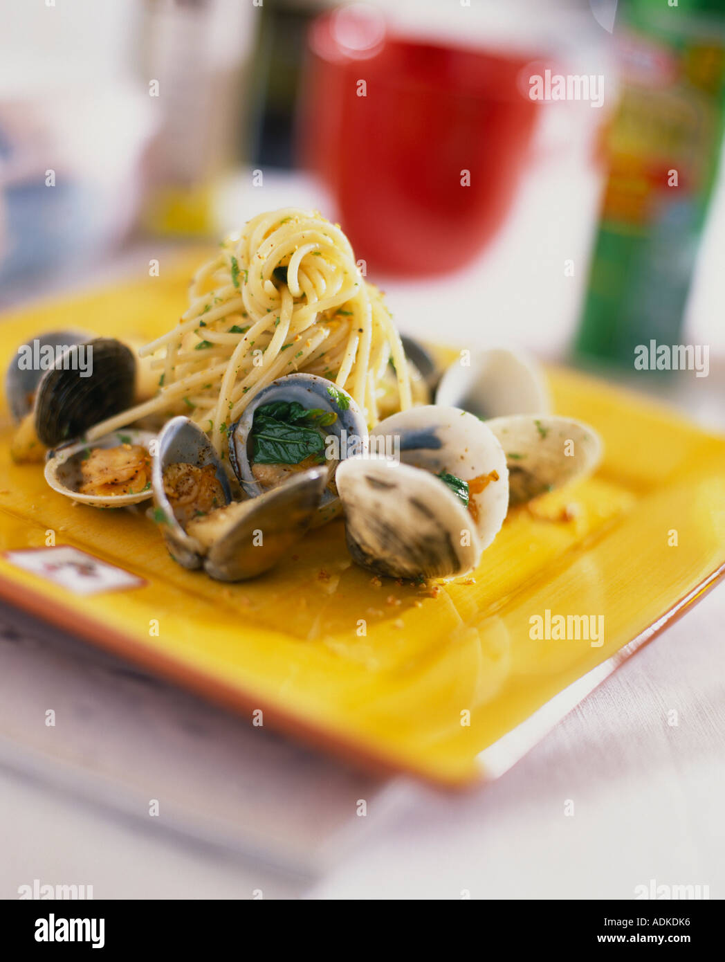 Il cibo italiano seashell e vongole spaghetti Foto Stock