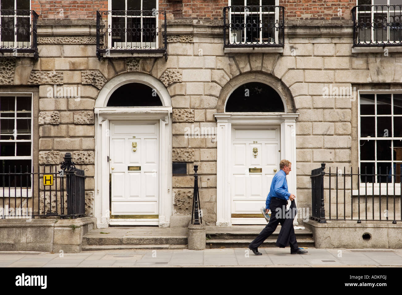 La città di Dublino. Periodo georgiano style townhouse portali in Merrion Square. Foto Stock