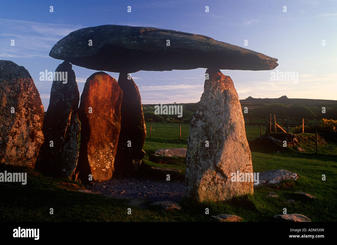 Pentre Ifan sepoltura camera vicino a Newport Pembrokeshire Dyfed West Wales UK Foto Stock