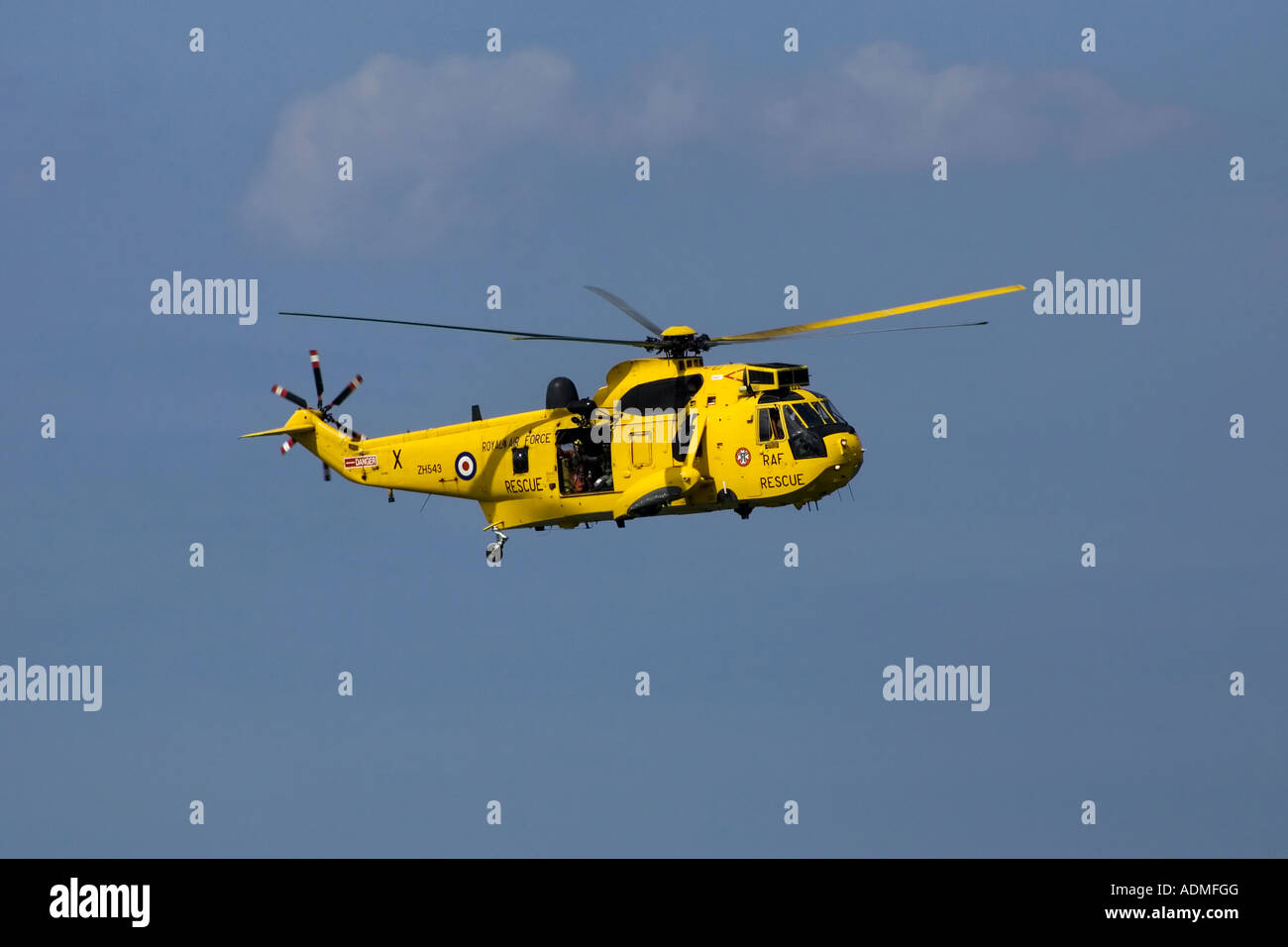 Un RAF Westland Sea King Salvataggio in elicottero in volo Foto Stock