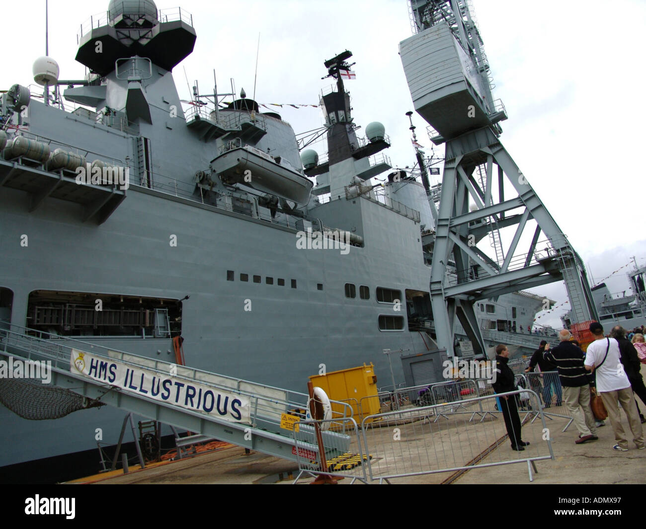 Trafalgar 200 celebrazioni e flotta internazionale di revisione e il Festival internazionale del mare Portsmouth Inghilterra GB UK 2005 Foto Stock
