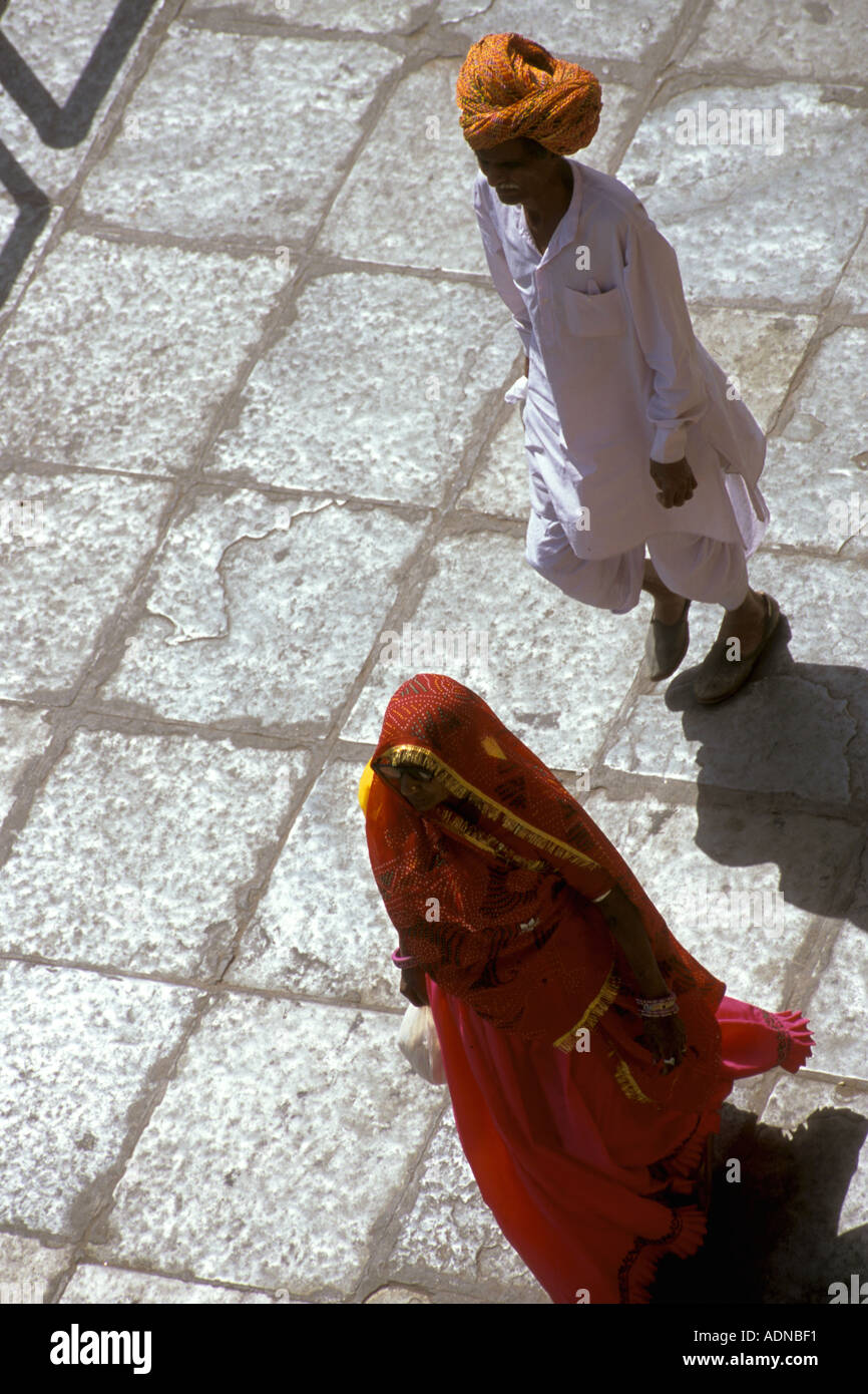 India Rajasthan Jaipur tradizionalmente vestiti Donna uomo Foto Stock