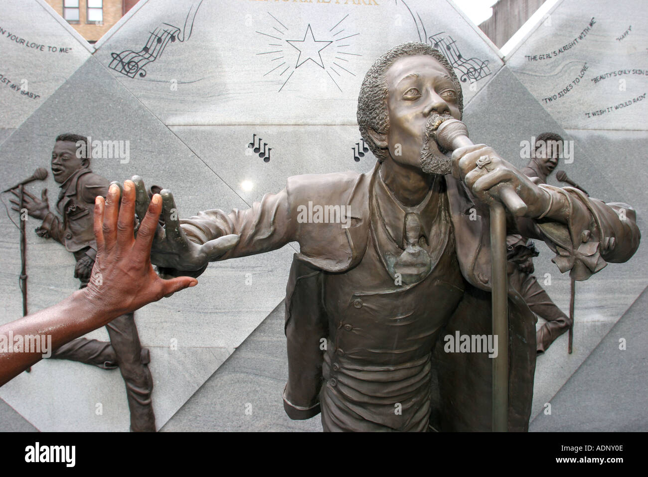 Birmingham, Alabama, città, metropolitana, capitale dello stato, Memorial Park, Temptations Memorial, Eddie Kendricks statua, arte pubblica, monumento, Motown Sound, Foto Stock