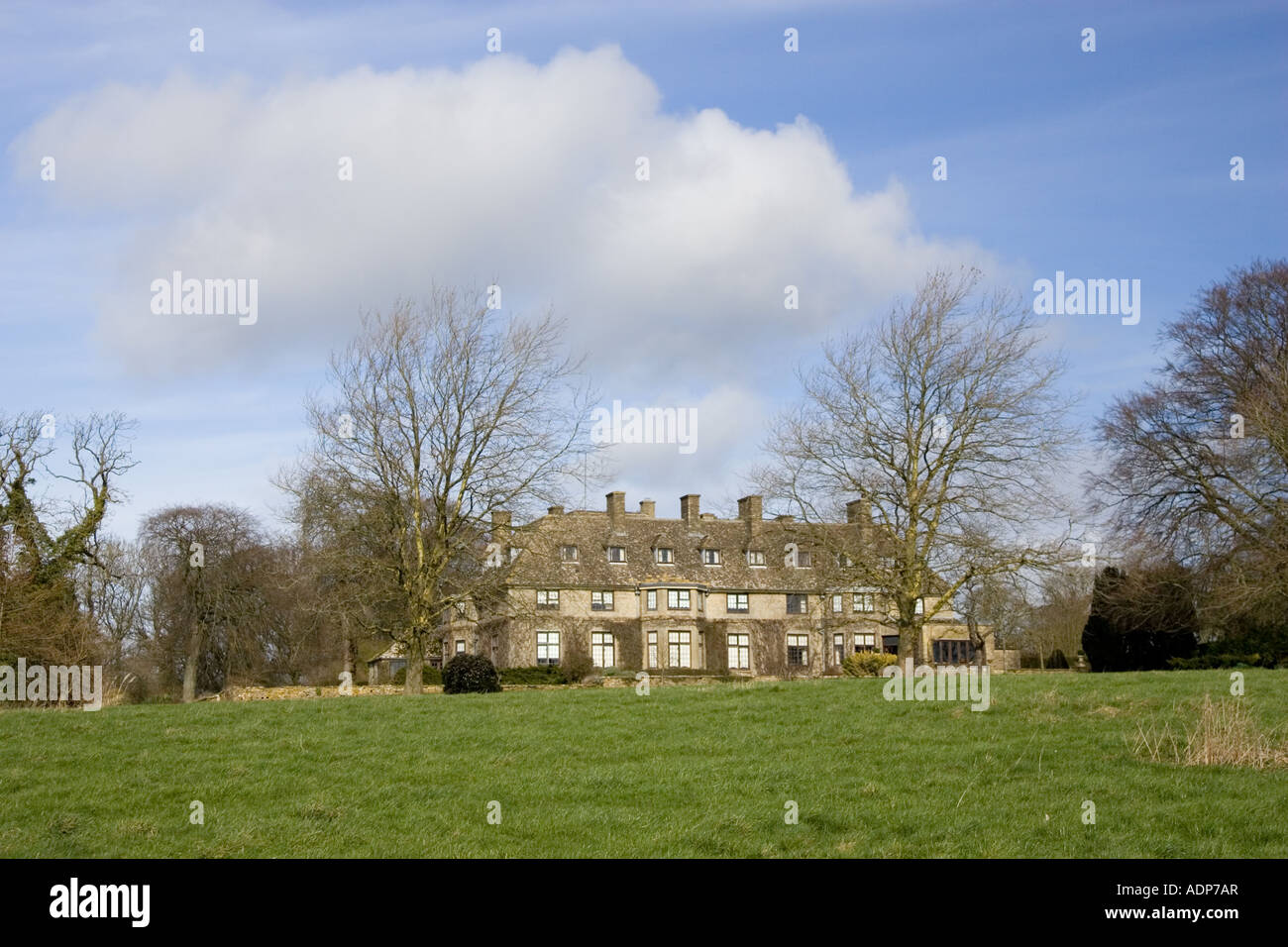 Swinbrook House in Oxfordshire precedentemente di proprietà della famiglia Mitford Costwolds Regno Unito Foto Stock