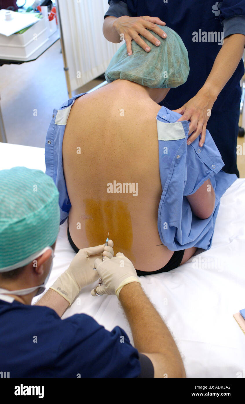 Anestesia spinale immagini e fotografie stock ad alta risoluzione - Alamy