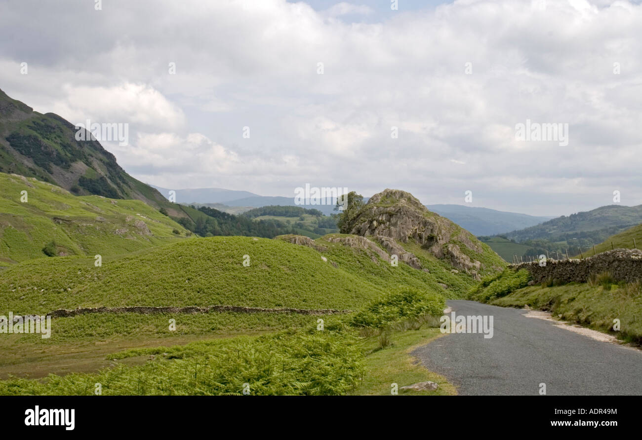 Castello Howe vicino ai piedi del famigerato Wrynose Pass scendendo a piedi cadde poco Langdale Lake District Cumbria Foto Stock