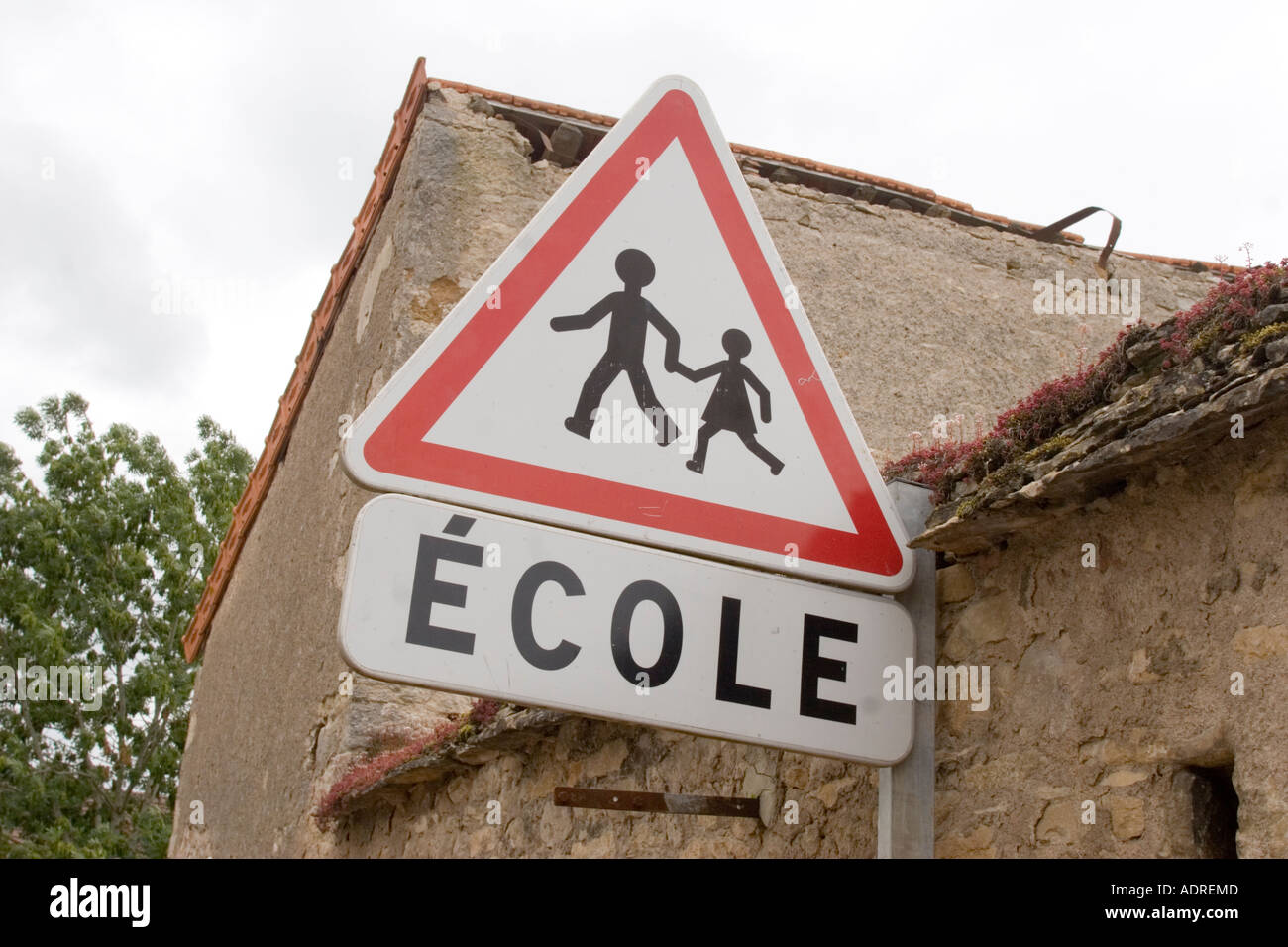 Ecole School road sign in Cheilly-Les-Maranges area vinicola Bordeaux Francia Foto Stock
