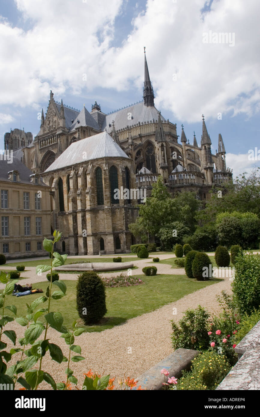 La cattedrale di Notre-dame de Reims, costruito 1211-1311 sulla tradizionale sito di incoronazione del re di Francia Foto Stock