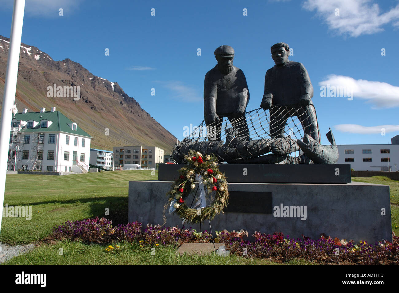 Monumento ai pescatori di Ísafjörður, in Islanda fiordi ovest Foto Stock