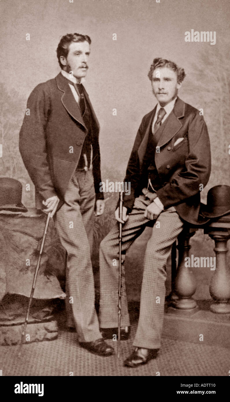 Ritratto di due scozzesi gentleman Vittoriano con Bowler Hats, fratello forse, Dumfries Scozia, Regno Unito, nel 1860 circa 1860's Foto Stock