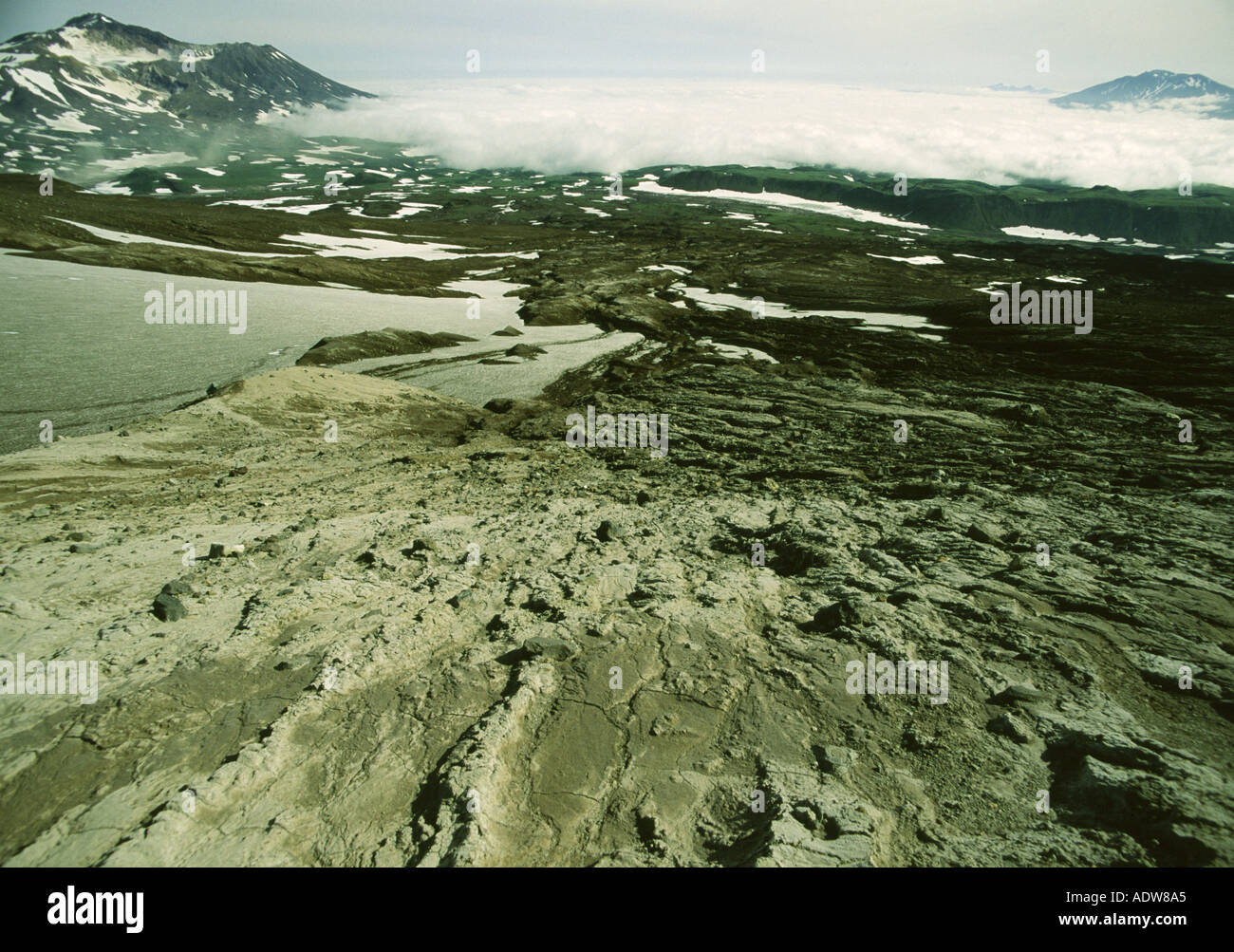 Vista di Vulcano Mutnovski dal vulcano Gorely Kamchatka Russia Foto Stock