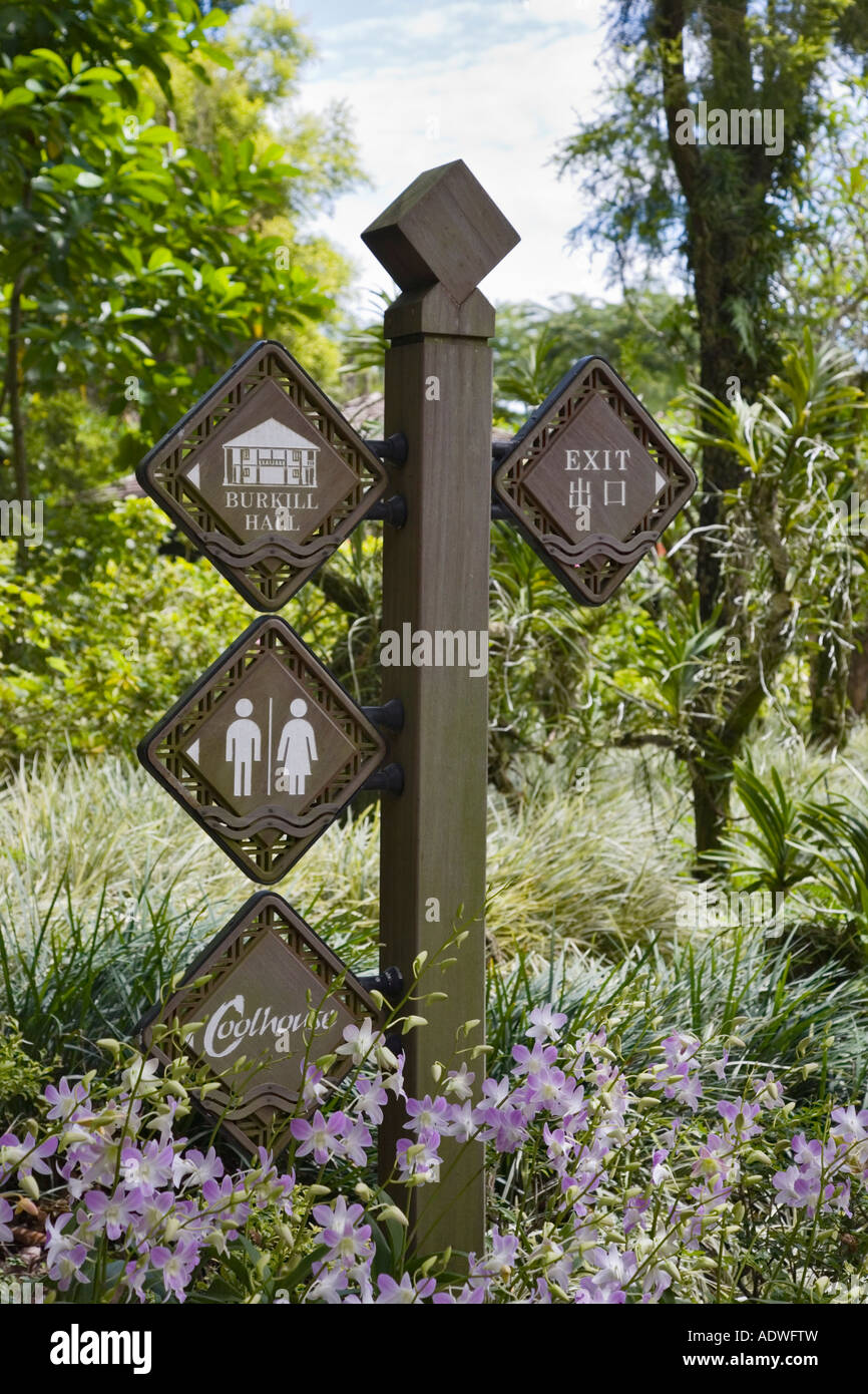 Singapore può direzione legno segno posto nel National Orchid Garden in giardini botanici Foto Stock