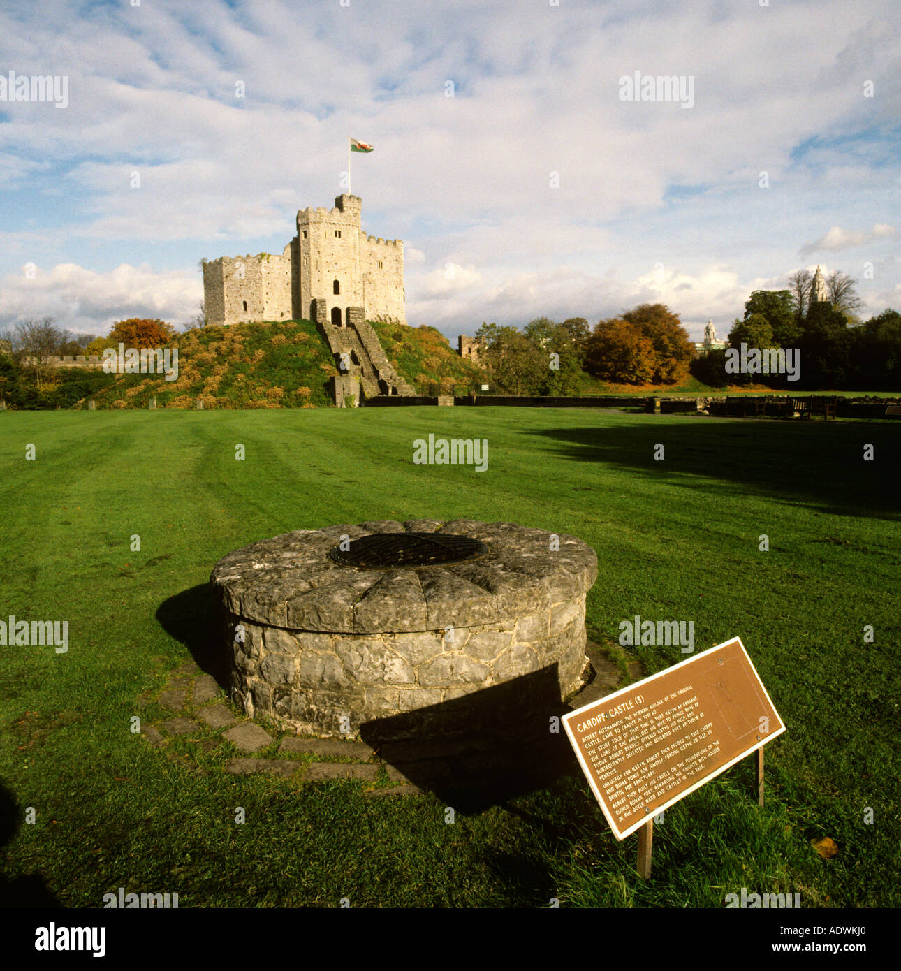 In Galles il Castello di Cardiff Norman tenere Foto Stock