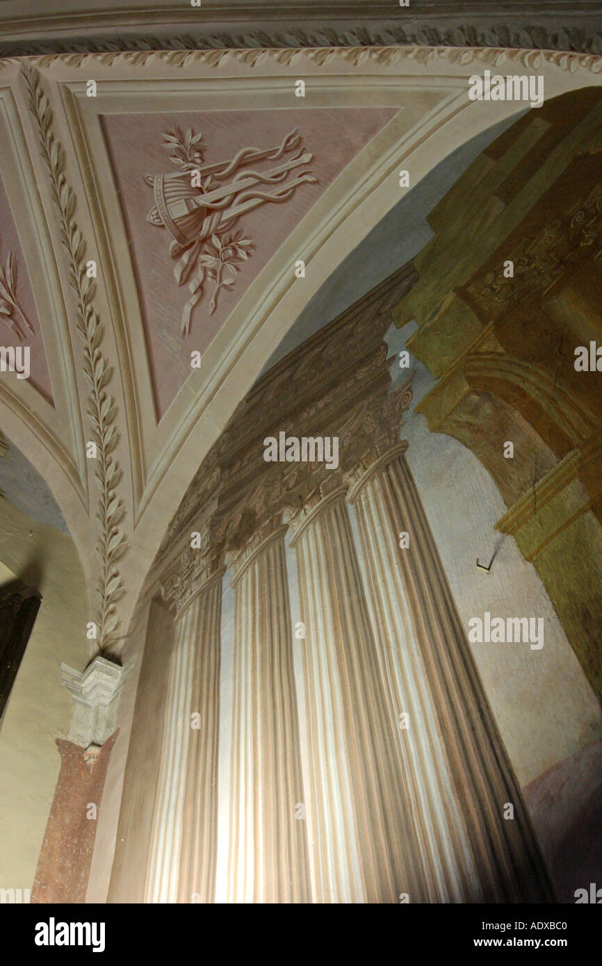 Trompe l oeil colomnade Cardinale s camera da letto Il Palazzone Cortona Italia Foto Stock