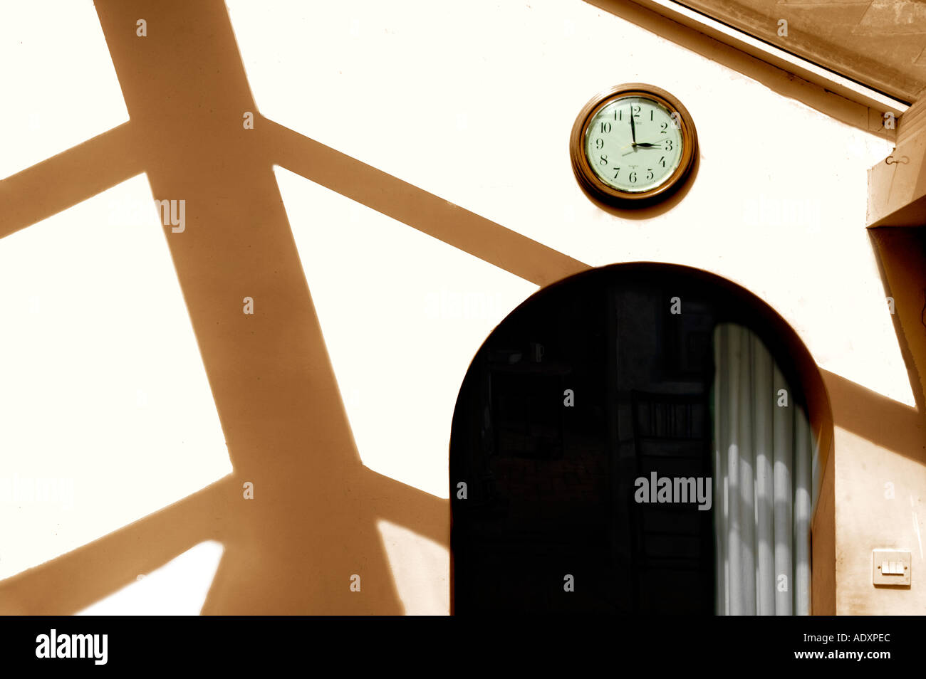 L'orologio del tempo che scorre immagini e fotografie stock ad alta  risoluzione - Alamy