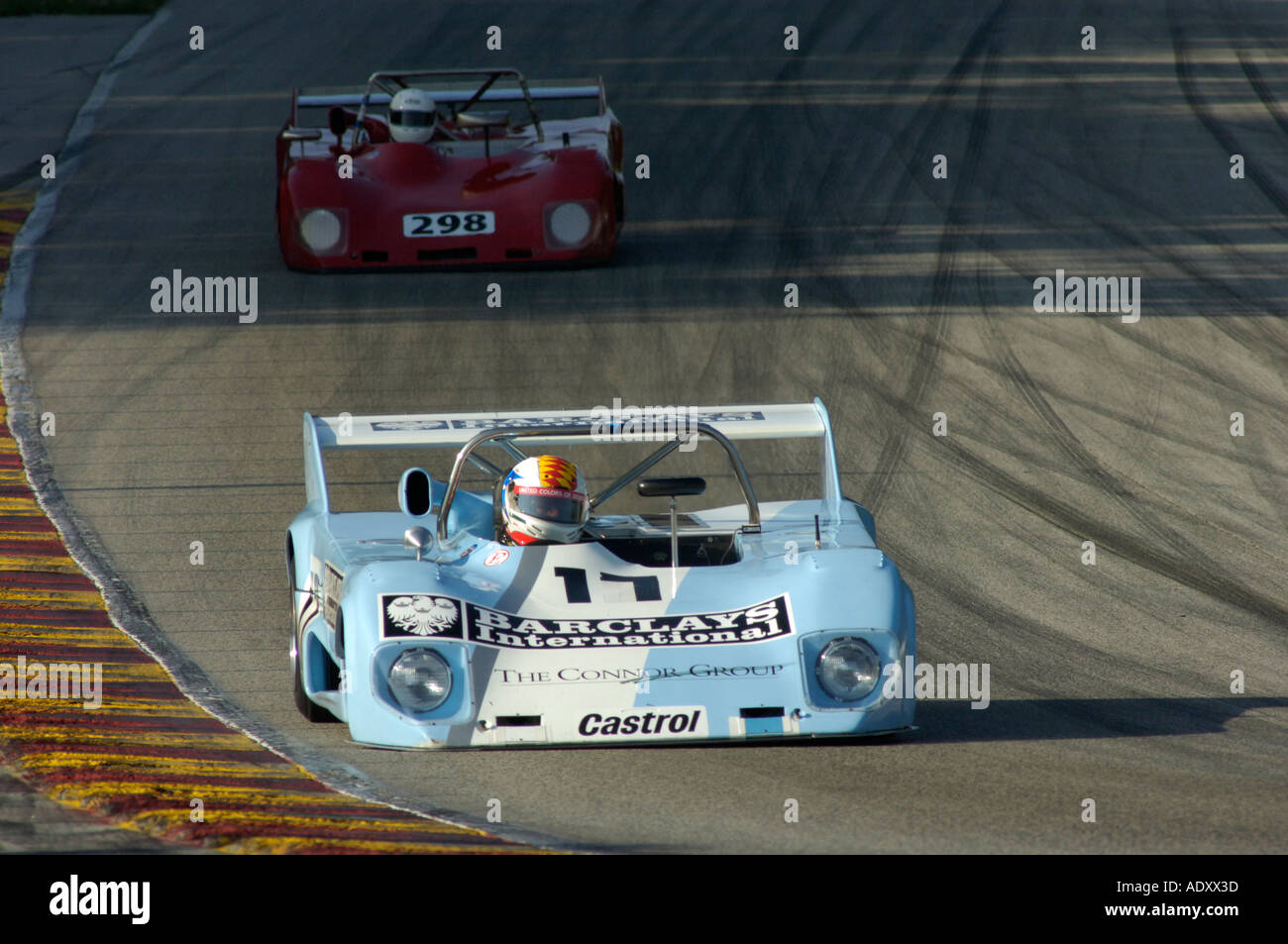 1972 Lola T 292 azionato da Larry Connor seguita dal 1978 Lola T 298 azionato da Joe Blacker al 2005 BRIC a Road America Foto Stock