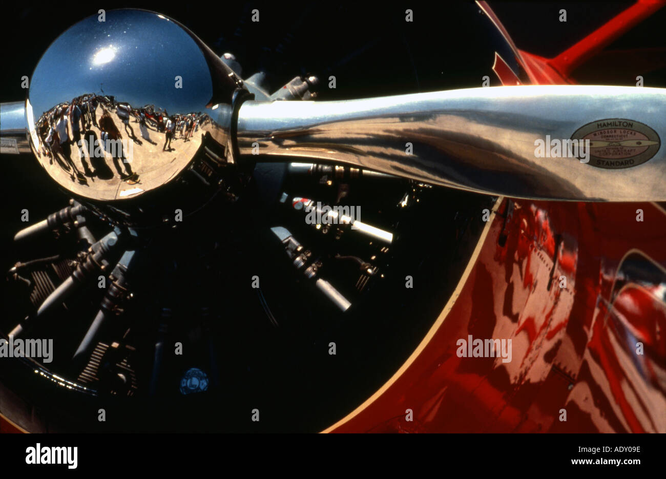 Rosso classico aeroplano ed elica Foto Stock