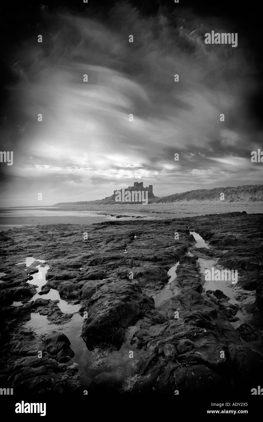 Il castello di Bamburgh in Northumberland REGNO UNITO Foto Stock