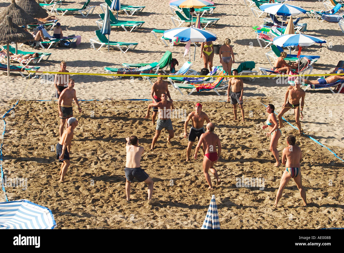 Beach volley a Platja des Figueral a Ibiza Foto Stock