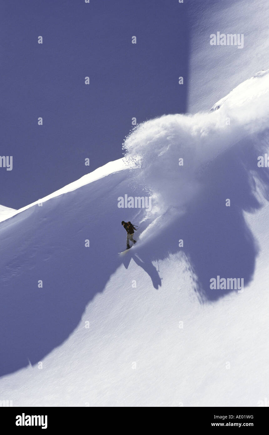 I fuori pista con lo snowboard, Francia, Alpi Foto Stock