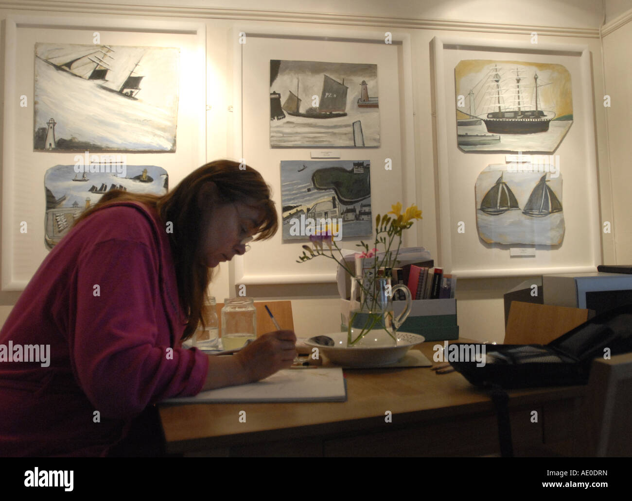 Il cottage di mariner e artista, Alfred Wallis, St Ives, Cornwall. Un artista femminile di