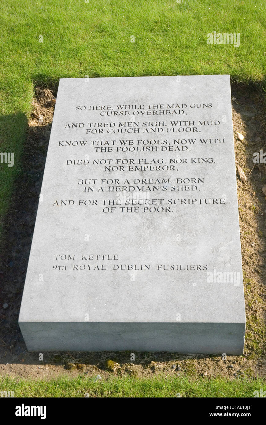 Citazione lapide presso la pace irlandese Tower, Messines, Belgio. Foto Stock