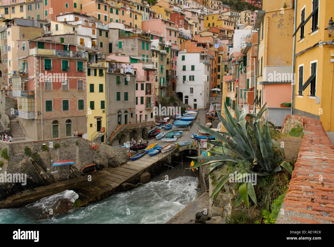 Riomaggiore waterfront, Cinque Terre Foto Stock