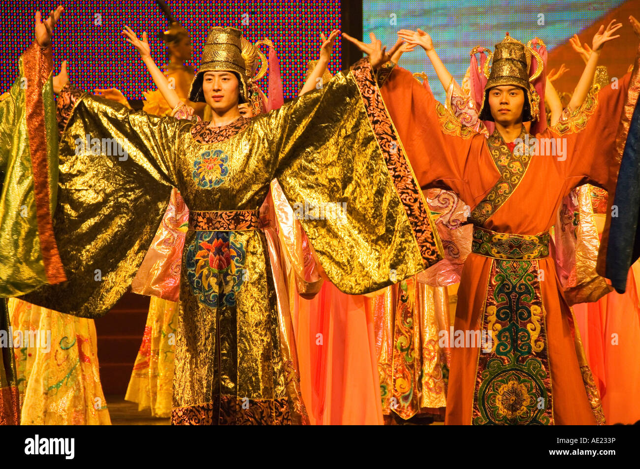 La Dinastia Tang 618 907 di danza e musica spettacolo al Sunshine Grand Theatre Xian City Provincia di Shaanxi Cina Foto Stock