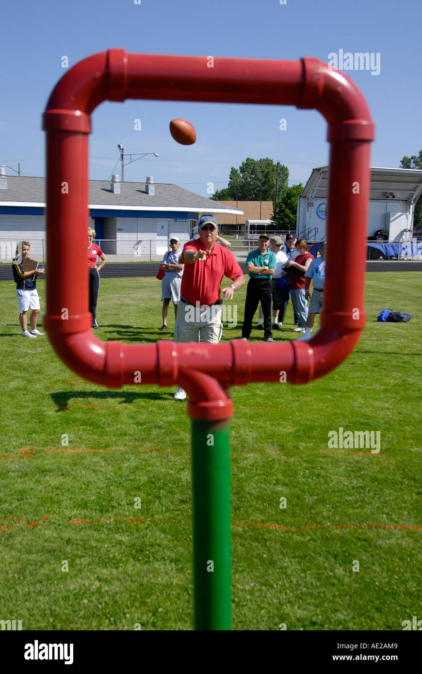 Active Senior uomini e donne di partecipare al Senior qualificazione olimpica via e il campo giochi terrà a Port Huron Michigan Foto Stock