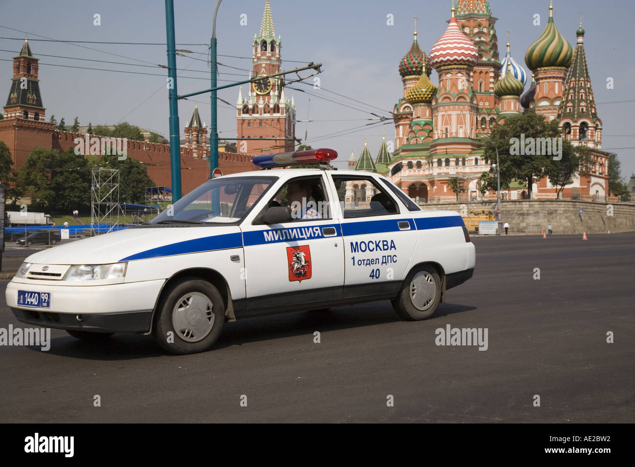 La polizia di guida auto da san Basilio Mosca Russia Foto Stock