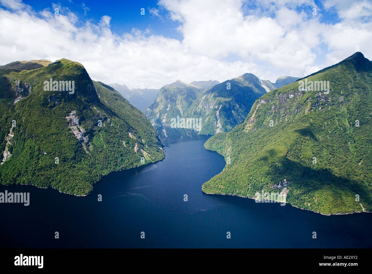 Braccio storto Malaspina raggiungere Doubtful Sound e Parco Nazionale di Fiordland Isola del Sud della Nuova Zelanda antenna Foto Stock