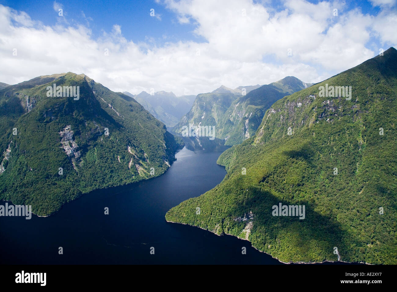 Braccio storto Malaspina raggiungere Doubtful Sound e Parco Nazionale di Fiordland Isola del Sud della Nuova Zelanda antenna Foto Stock