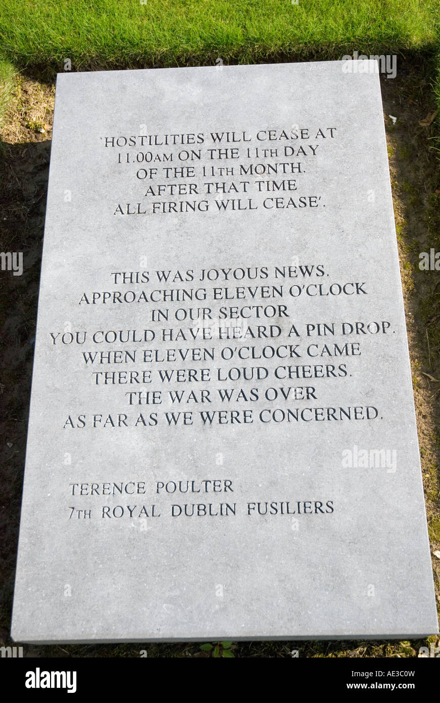 Citazione lapide presso la pace irlandese Tower, Messines, Belgio. Foto Stock