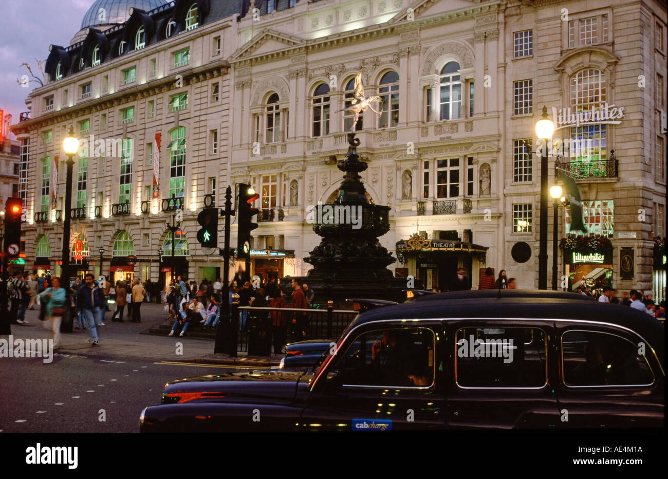Londra Piccadilly Circus Rush Hour UK London Piccadilly Circus Rush Hour all'alba Foto Stock