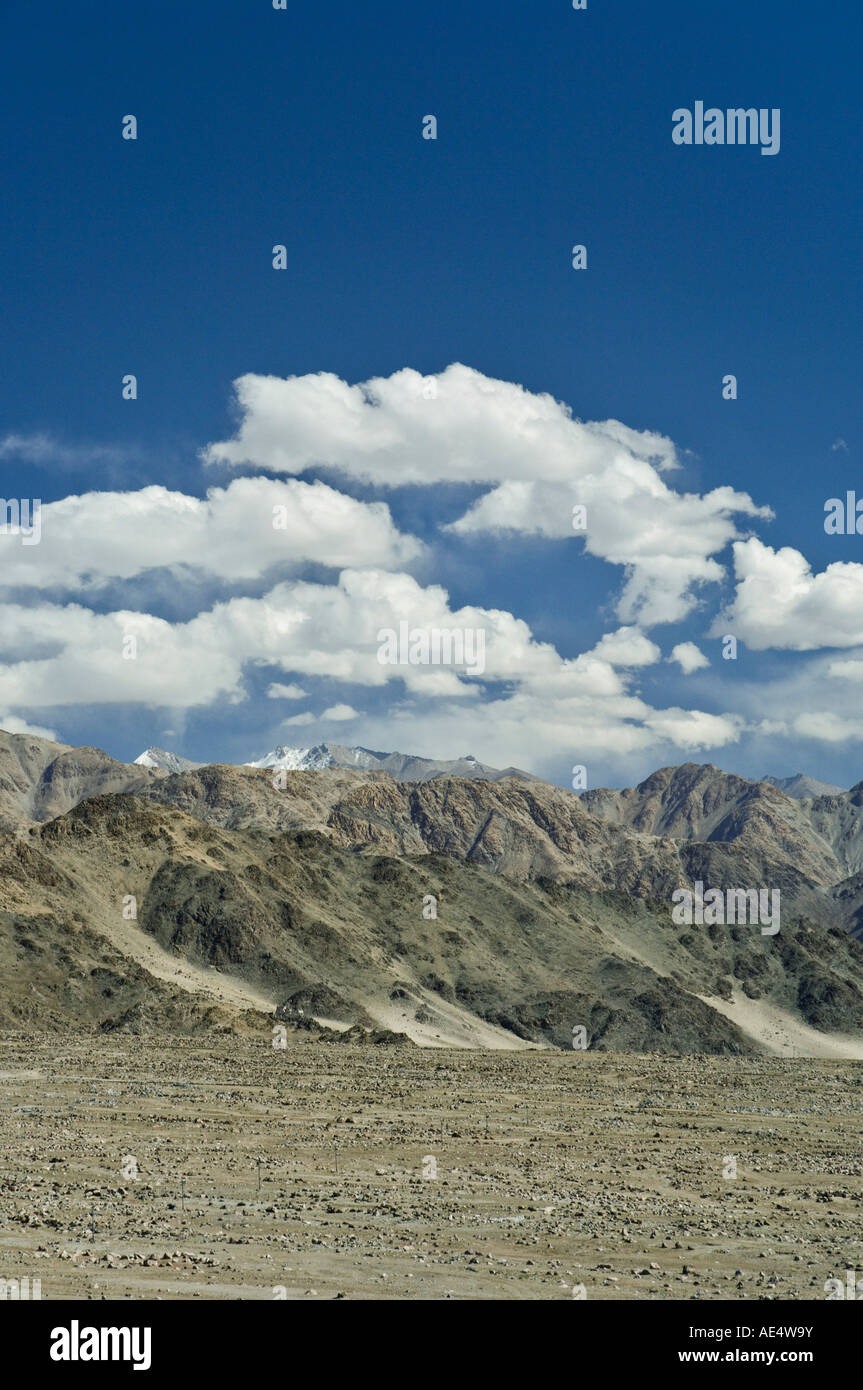 Valle di Indus e Ladakh Range, Tikse (Tiksay), Ladakh Himalaya indiano, India, Asia Foto Stock