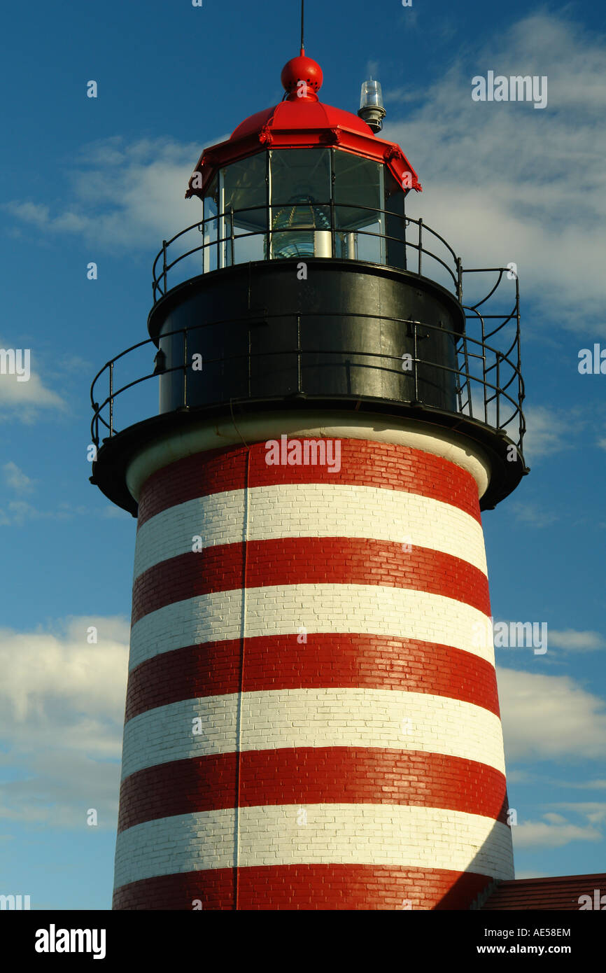 AJD59519, Lubec, ME, Maine, Baia di Fundy, Quoddy Head State Park, West Quoddy luce, della nazione più orientale faro Foto Stock