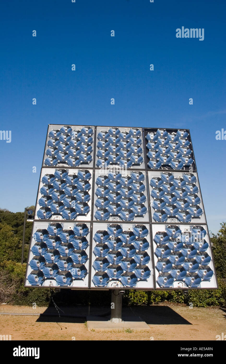 Pannello solare di concentratore di celle fotovoltaiche - alternativa efficiente tecnologia solare Foto Stock