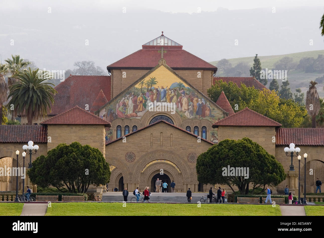 Spettacolare alla Stanford University principali quad-campus con la chiesa commemorativa affresco Stanford in California Foto Stock