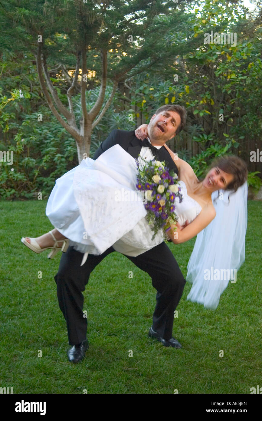Thun Sposi Sposini Marito Moglie In Braccio Fiori Sposo Sposa Matrimonio Colore