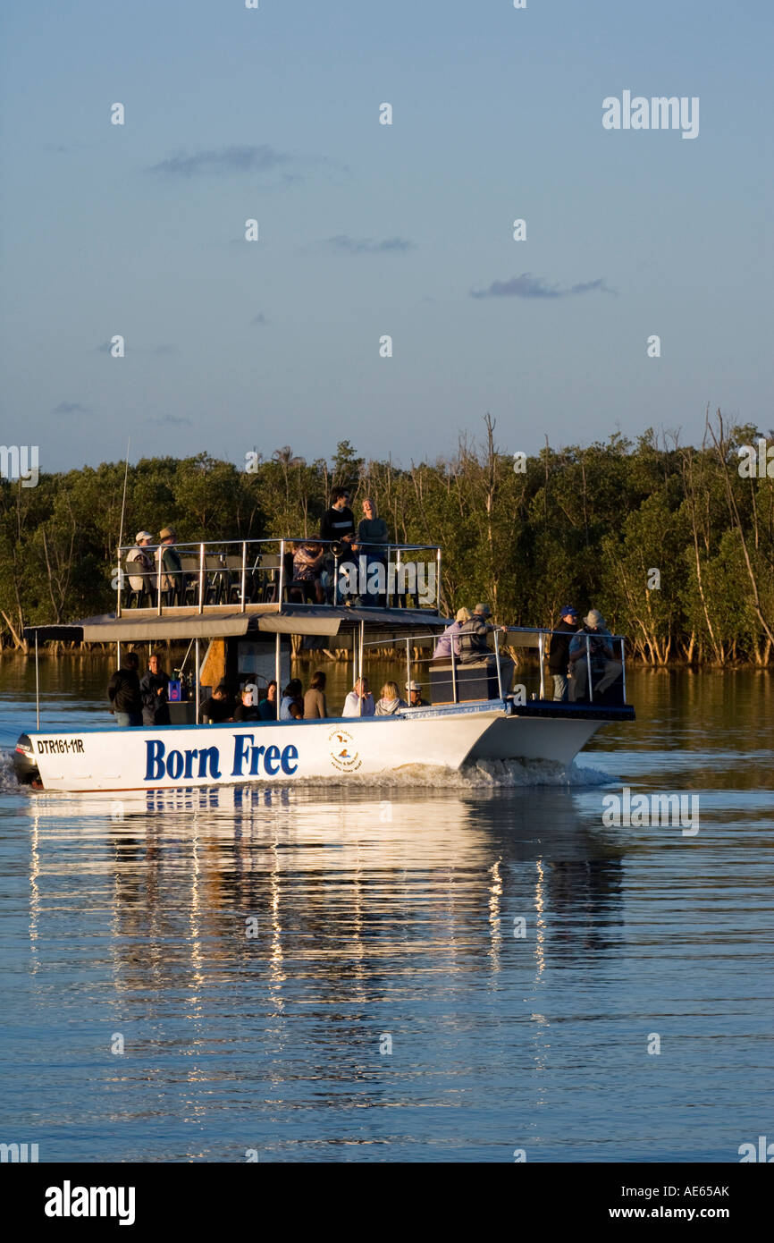 Un tour in barca sul St Lucia Estuary parte della Greater St Lucia Wetlands Park Foto Stock