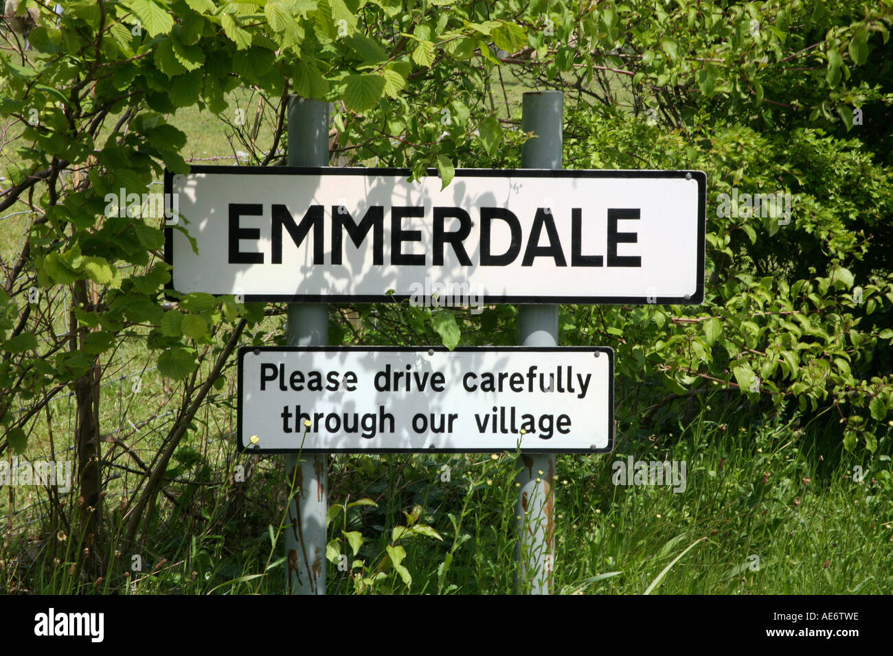 Cartello per la serie Emmerdale, vicino a Leeds Inghilterra Foto Stock