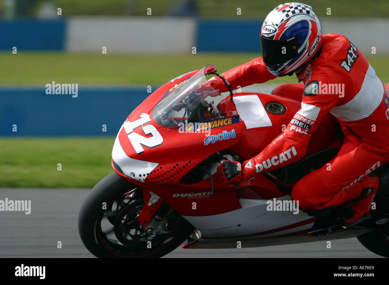 Troy Bayliss Ducati Marlboro 2003 British MotoGP Donington Park Foto stock  - Alamy